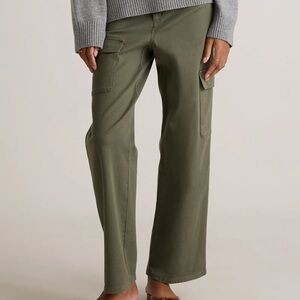 NWT Quince Organic Stretch Cotton Twill Cargo Pants